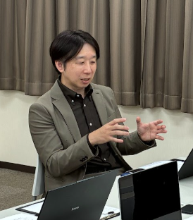 藤森社長 インタビューカット
