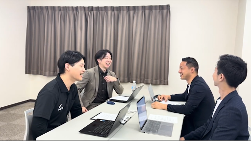 株式会社フジモリ様 4名での和やかな写真
